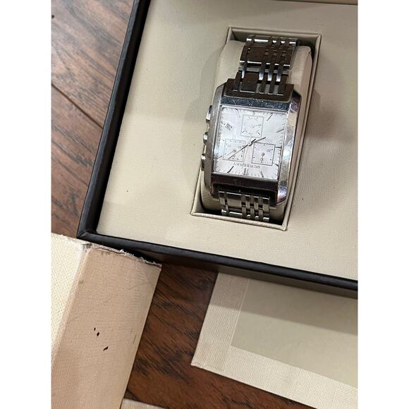 Burberry watch BU1560 Swiss UNTESTED - Picture 3 of 10